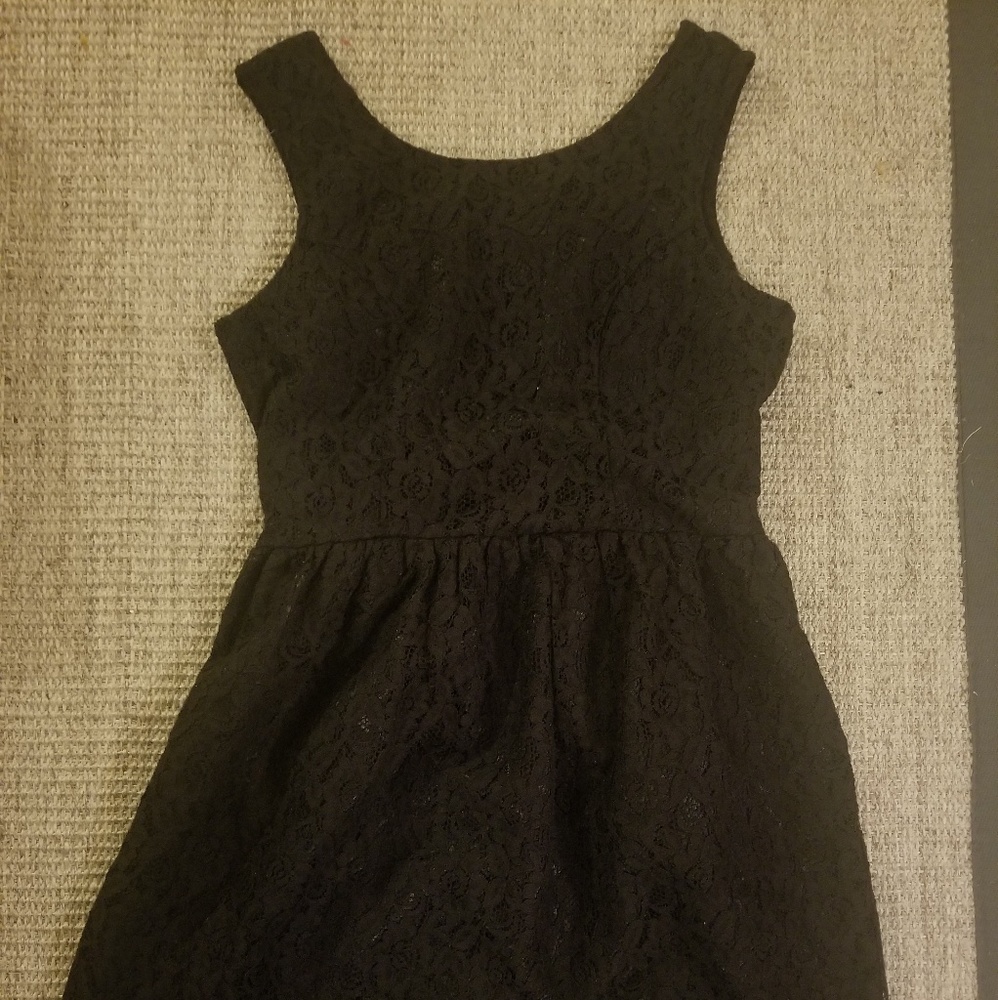 Forever 21 black lace dress with back zipper sz S